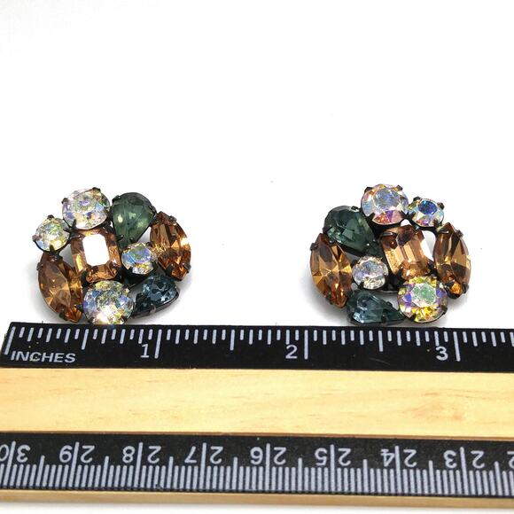 Weiss Blue Green Topaz Rhinestone Earrings, Clip Antique Gold Plate, 1950s - Picture 7 of 10